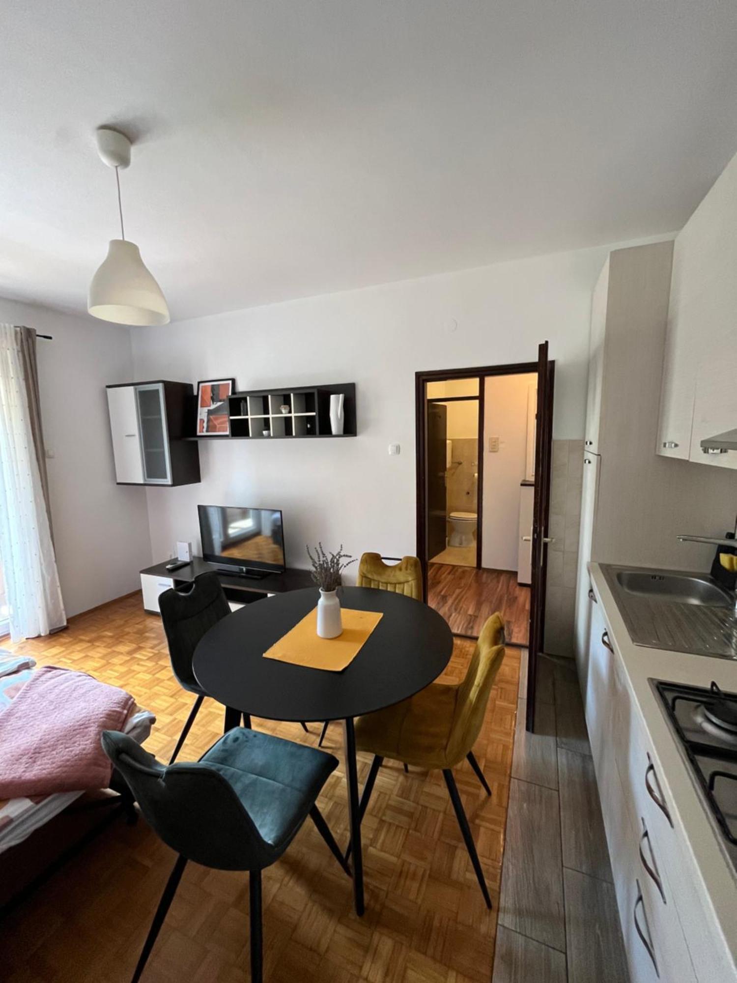 Elvis Apartma