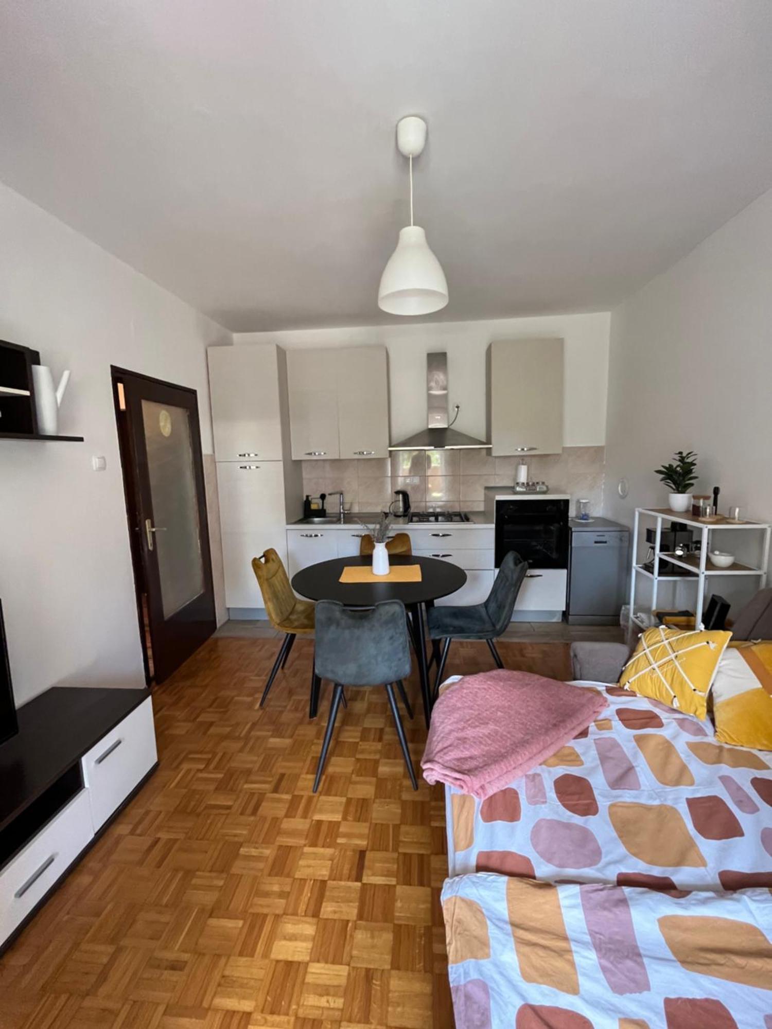 Apartma Elvis *